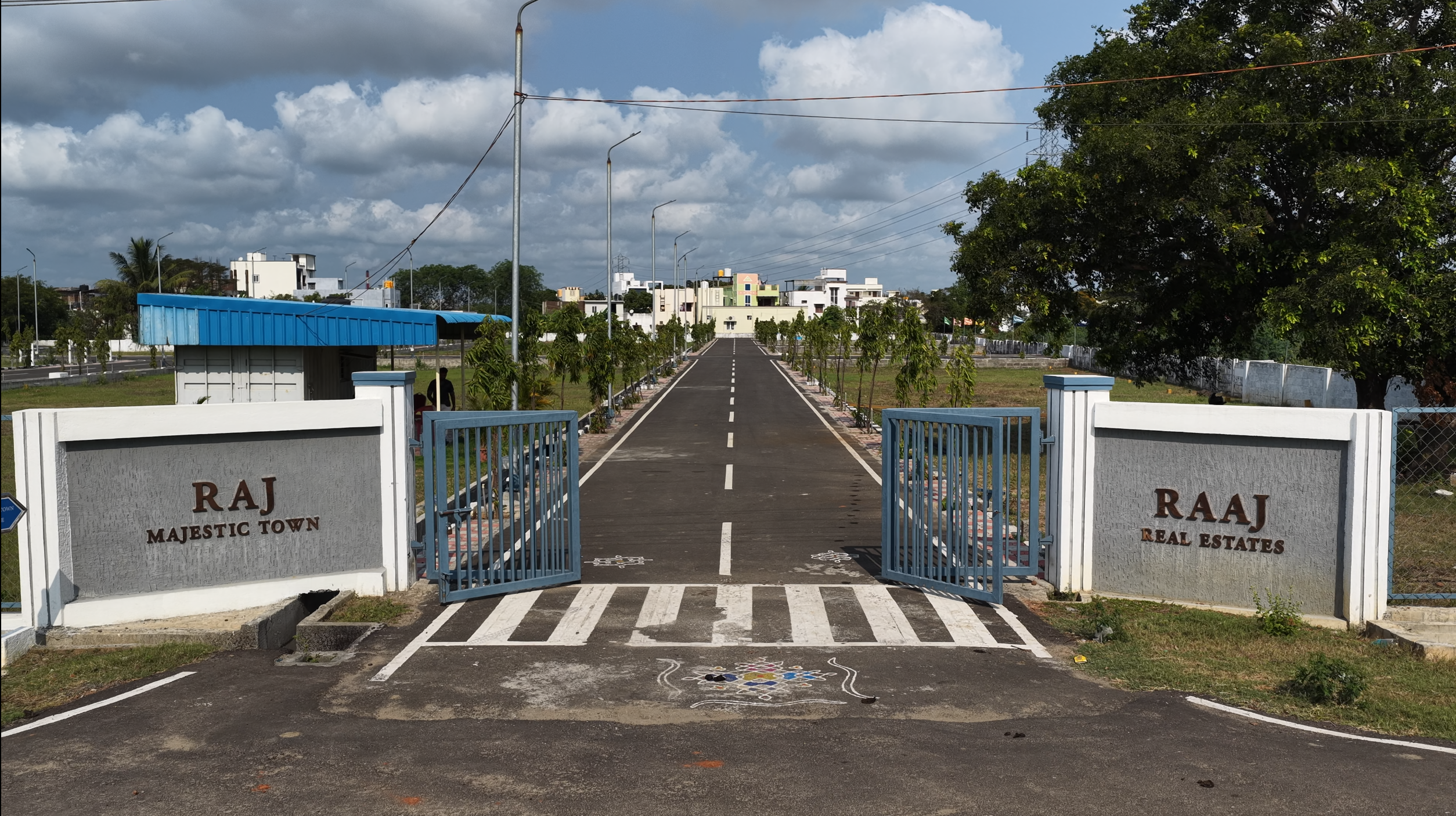 Premium entrance gate of the project